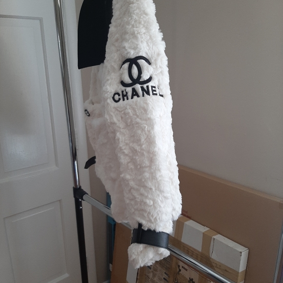 Chanel Jacket - Picture 2 of 3